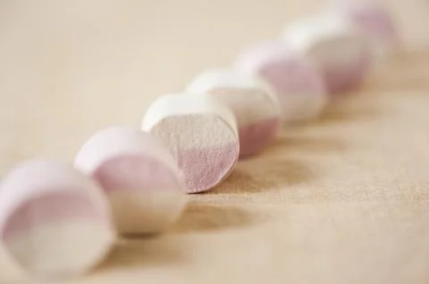 Puffy cylindrical marshmallows Foto stock