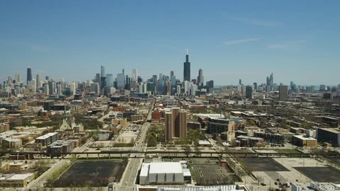 Pull Away - Chicago Skyline [4k] Stock Footage 106876160
