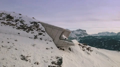 Pull-Away shot of a modern gallery/museum on top of Kronplatz/Corones Stock Footage 123833017