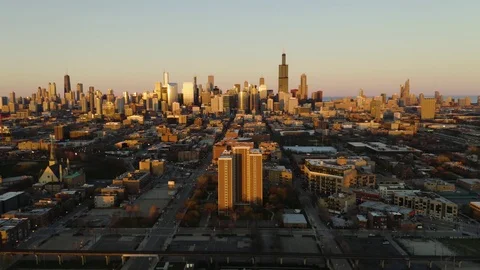 Pull Away, Sunset - Chicago Skyline [4k] Stock Footage 106912110