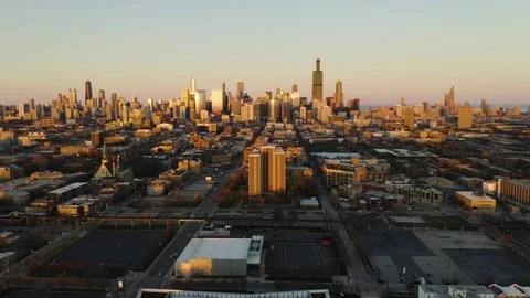 Pull Away, Sunset - United Center [4k] 스톡 동영상 106912243