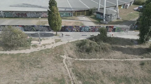 Pull back graffiti wall Germany Stock Footage 283384854