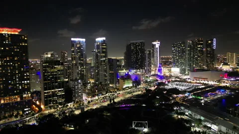Pull back on Miami Night life Video stock 237364114