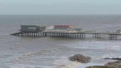 Pull back shot of Cromer Pier, North Norfolk 스톡 동영상 294970904