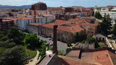Pull-Back of spanish cityscape and stork nest  Video stock 333446969