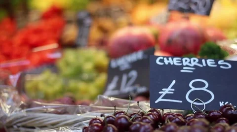 Pull focus at a fruit and vegetable market, London, England. Stock Footage 46222465