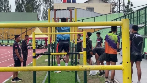 Pull Up Stock Footage 231468618