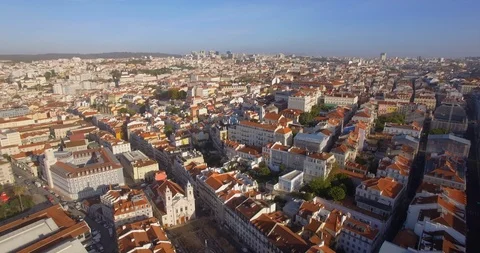 Pull out from Lisbon to the river Stock Footage 91222361