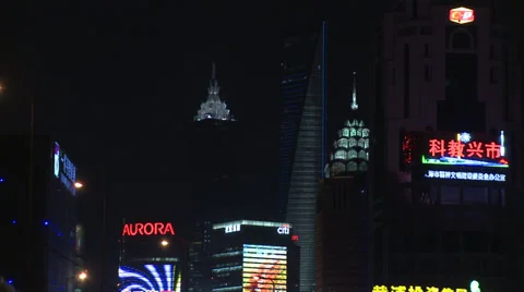 Pull from skyline to traffic Video stock 37889282