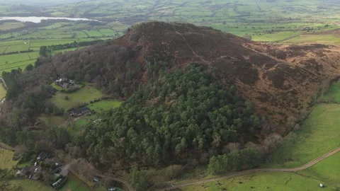 Pullback and reveal Peak District National Park, UK landscape aerial drone .. 스톡 동영상 294865888