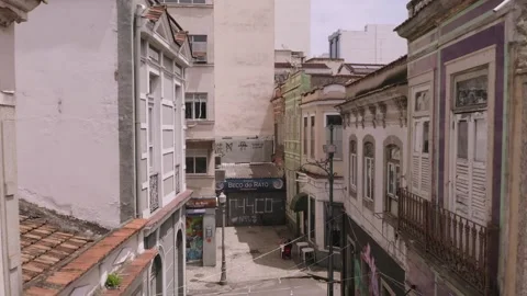 Pullback shot of Beco do Rato bar famous tourist attraction in historic Lapa Video stock 251041628