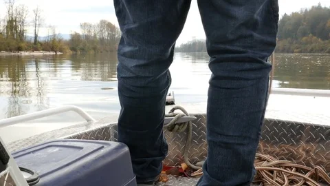 Pulling up an anhcor. 库存影片 74713418