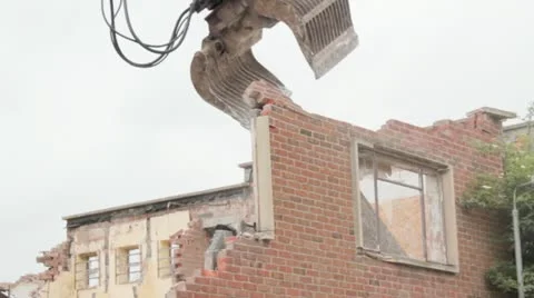 Pulling down derelict building Video stock 11269241