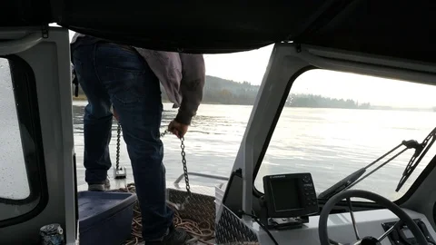 Pulling out an anchor on the boat. 스톡 동영상 74678289