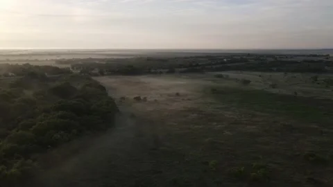 Pullupawayfromfoggyfield 스톡 동영상 154420649