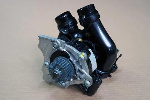 The pump of the cooling system of a modern car. Stock-Fotos