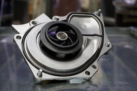 The pump of the engine cooling system of a modern car. Stock-Fotos