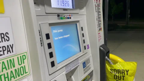 This Pump Has Been Stopped Gas Station Out of Gas No Gas Shortage at Night Side Vidéo 154315355