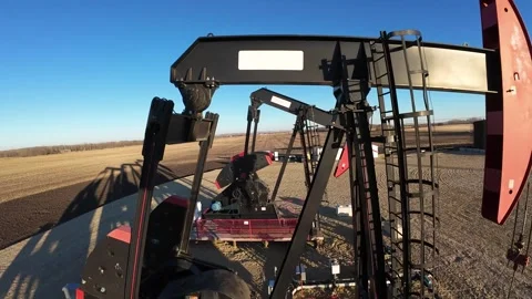 Pump Jack Fly Through 库存影片 325741715