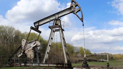 Pumping of crude petroleum Video stock 74846953