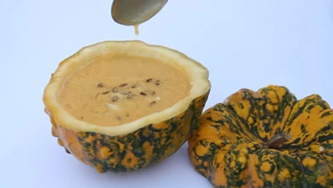 Pumpkin cream soup Vídeos de archivo 8952661
