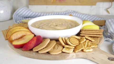 Pumpkin Fluff, Pumpkin spice mousse dip with cookies Vídeo Stock 284842853