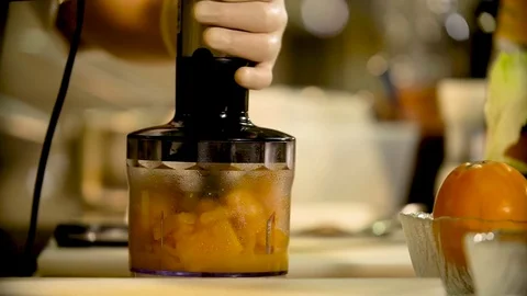 Pumpkin puree mixer Vídeos de archivo 83327371