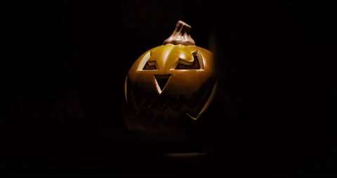 PUMPKIN IN THE SHADOW Vídeo Stock 219856312