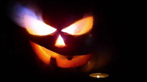 Pumpkin  with smoke in the dark Video stock 162210908