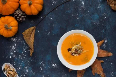 Pumpkin soup overhead view Foto stock