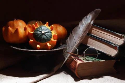 Pumpkins And Book Stock-Fotos