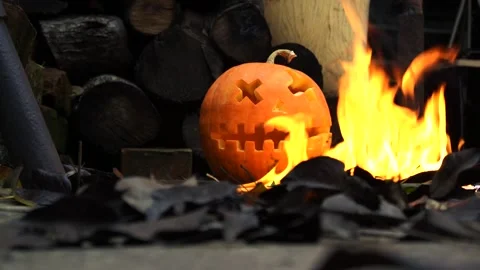 Pumpkins in the slums are on fire Video stock 220036566
