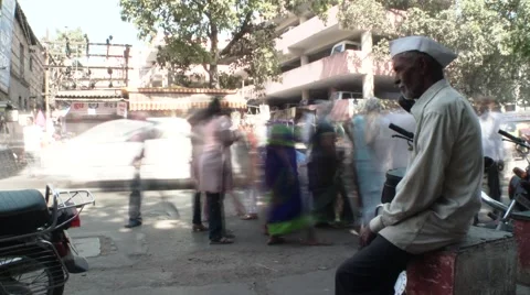 Pune city shoot &amp; crowd Stock Footage 1071834
