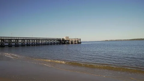 Punta del Este beach dock. Uruguay. Vídeo Stock 118044293