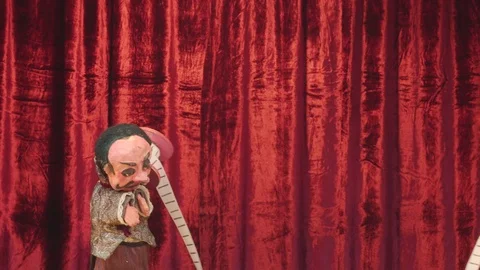 Puppet Circus Presenter and Clown Video stock 72900526