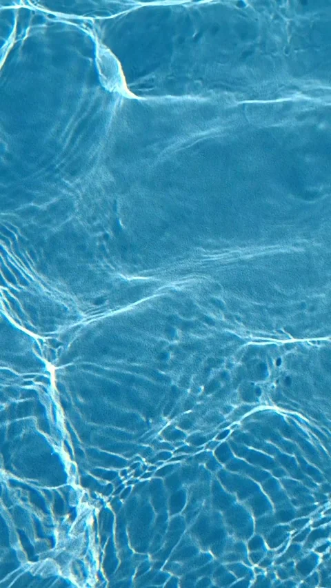 Pure refreshment in the pool Video stock 338398581