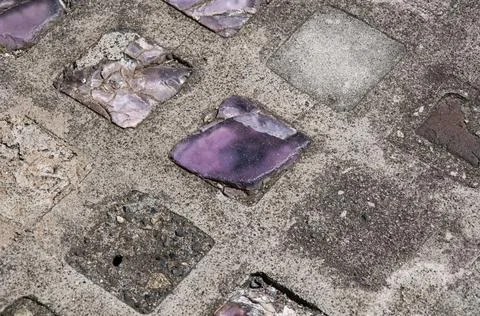 Purple bricks in path Foto stock