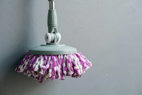 Purple Microfiber Spin Mop Head for Household Floor Cleaning 스톡 사진