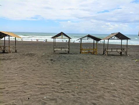 PURWOREJO, CENTRAL JAVA INDONESIA - APRIL 17, 2024 : view of Jatimalang beach Stock-Fotos