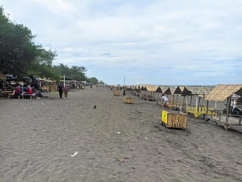 PURWOREJO, CENTRAL JAVA, INDONESIA - APRIL 17, 2024 : conditions around Jat.. 스톡 사진