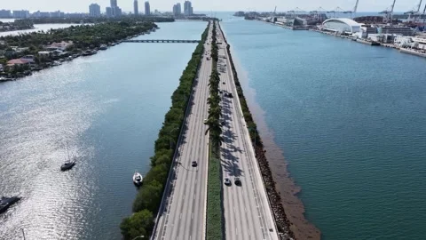 Push In Aerial Over MacArthur Causeway and Port of Miami, Biscayne Bay Vídeo Stock 344598096