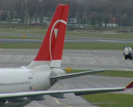 Push back of airplane Stock Footage 516535