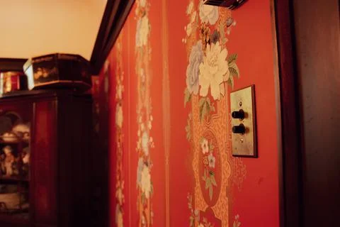 Push button light switches on the wall Stock-Fotos