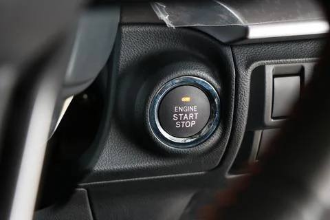 Push button to start and stop the engine Foto stock