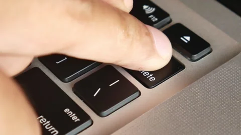 Push delete keyboard on the laptop. Video stock 291858208