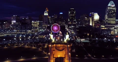 Push in over beautiful Cincinnati bridge at night Stock Footage 218632538