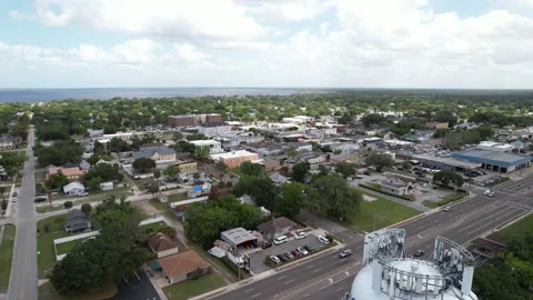 Push in shot to Downtown St Cloud FL Stock Footage 338124499