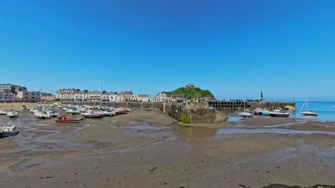 Push in shot of Ilfracombe harbour, Devon Stock-Footage 281427978