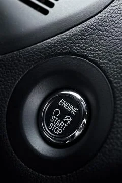 Push to start. modern vehicle engine start button. Foto stock