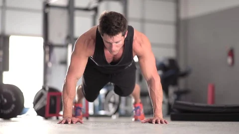 PUSH-UPS 動画素材 128557431